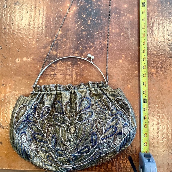 Vintage Top Handle Bag Gold Lame Beaded Kiss Lock Handle Includes Chain Strap. - Picture 9 of 10